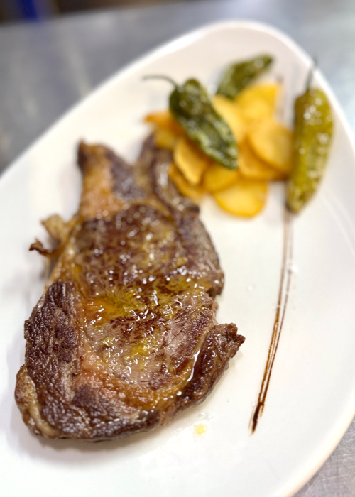 Menú Restaurante Maluquer Quattro con entrecot y patatas en Valencia