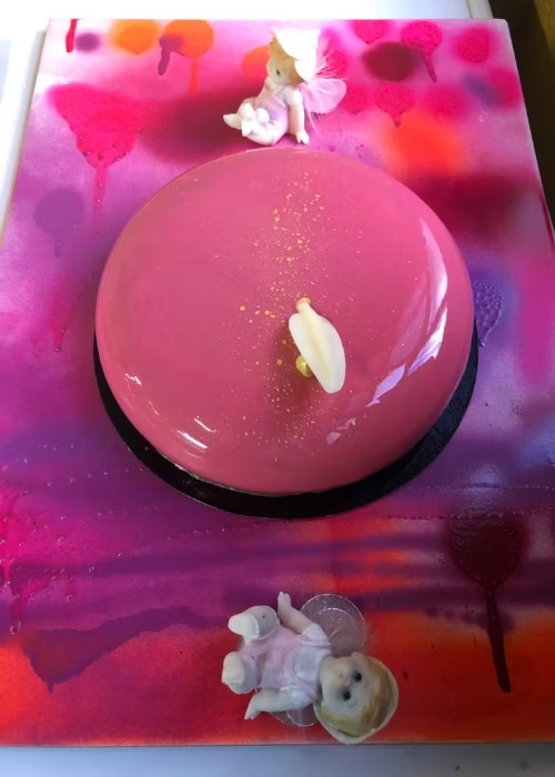 Restaurante Maluquer Quattro tarta rosa de postre en Valencia