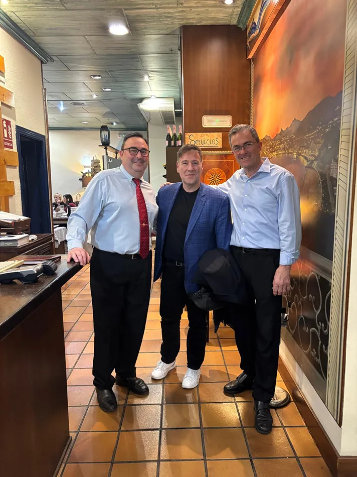 Encuentro en Maluquer Quattro restaurante mediterráneo en Valencia